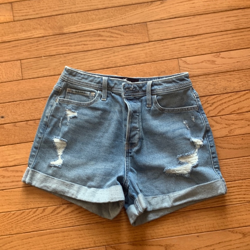 Hollister Ultra High Rise Mom Shorts